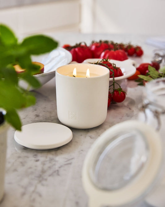 Circa Circa Candle Cotton Flower & Freesia 300g
