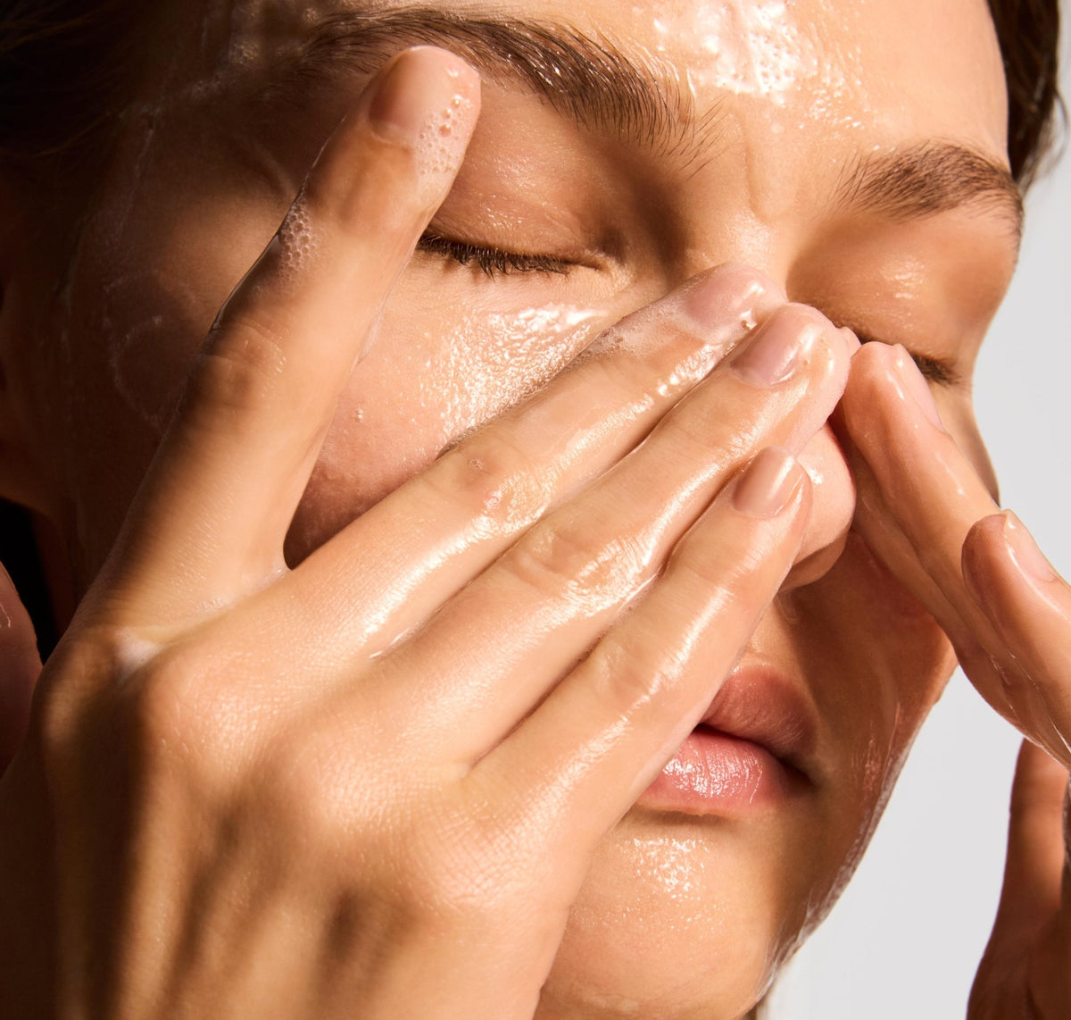 IS Clinical Cleansing Complex