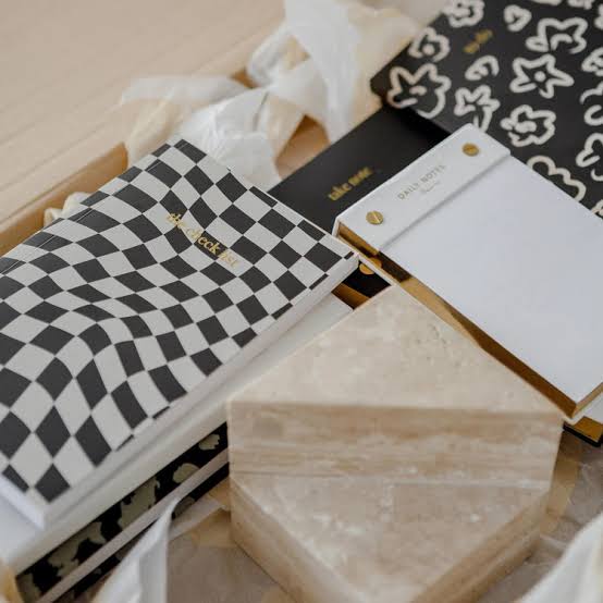 Papier HQ Notebook Check List - Exquisite Laser Clinic